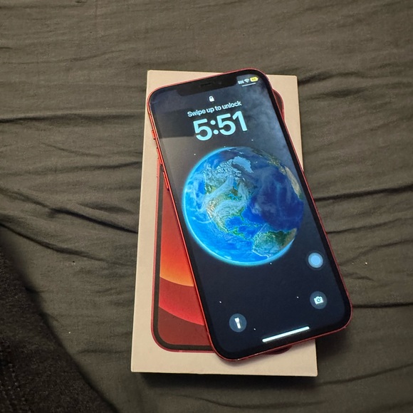 iPhone 12 - Picture 4 of 8